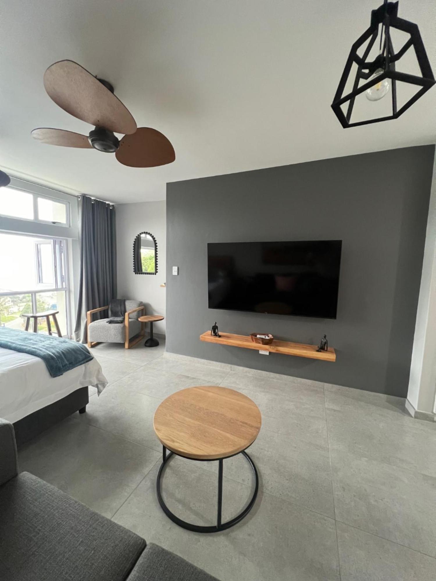 Beachfront 303 Apartment *