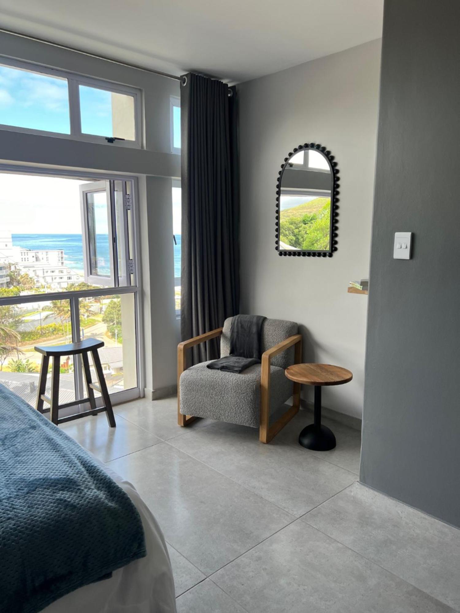 Apartment Beachfront 303 *