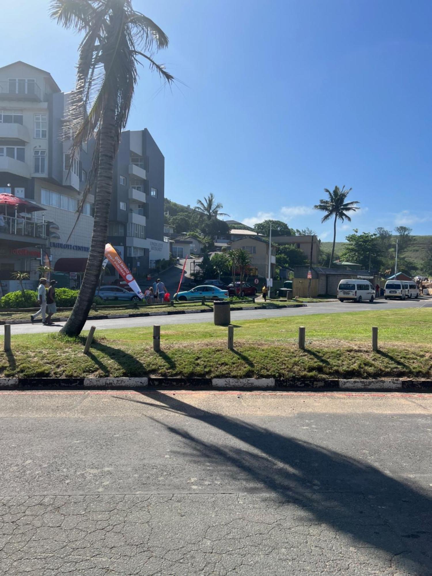 Apartment Beachfront 303 *